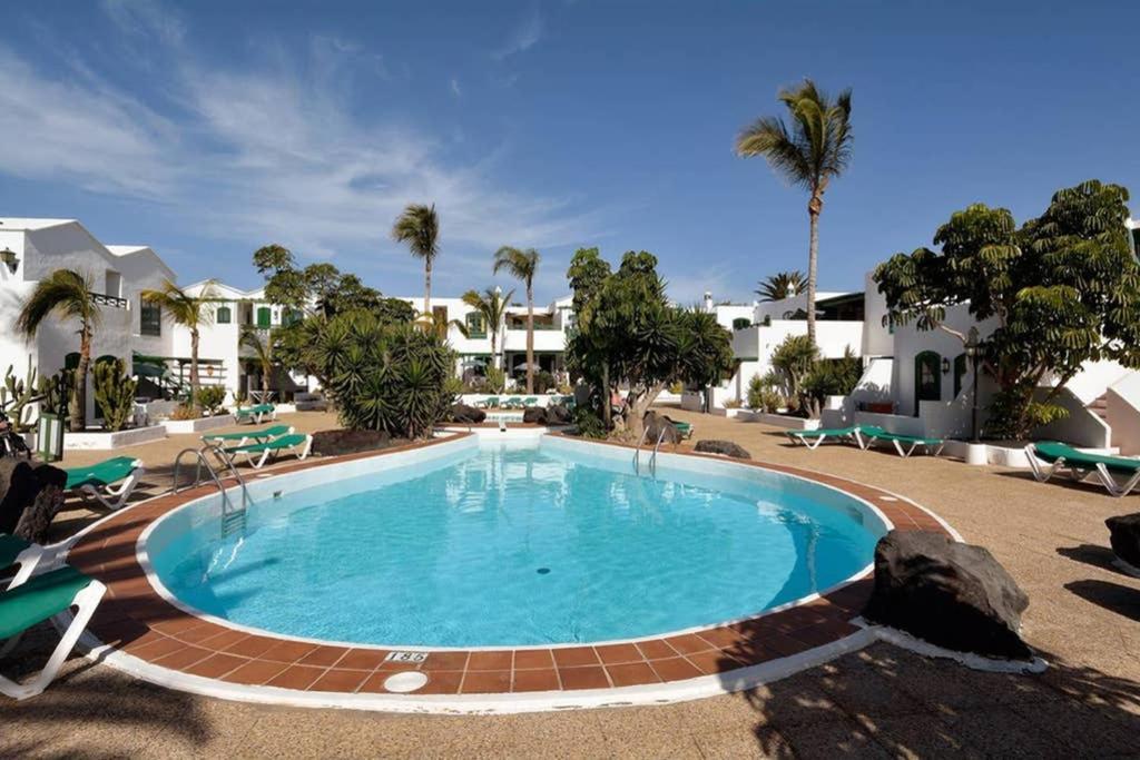 Apartment Vrys Close To The *