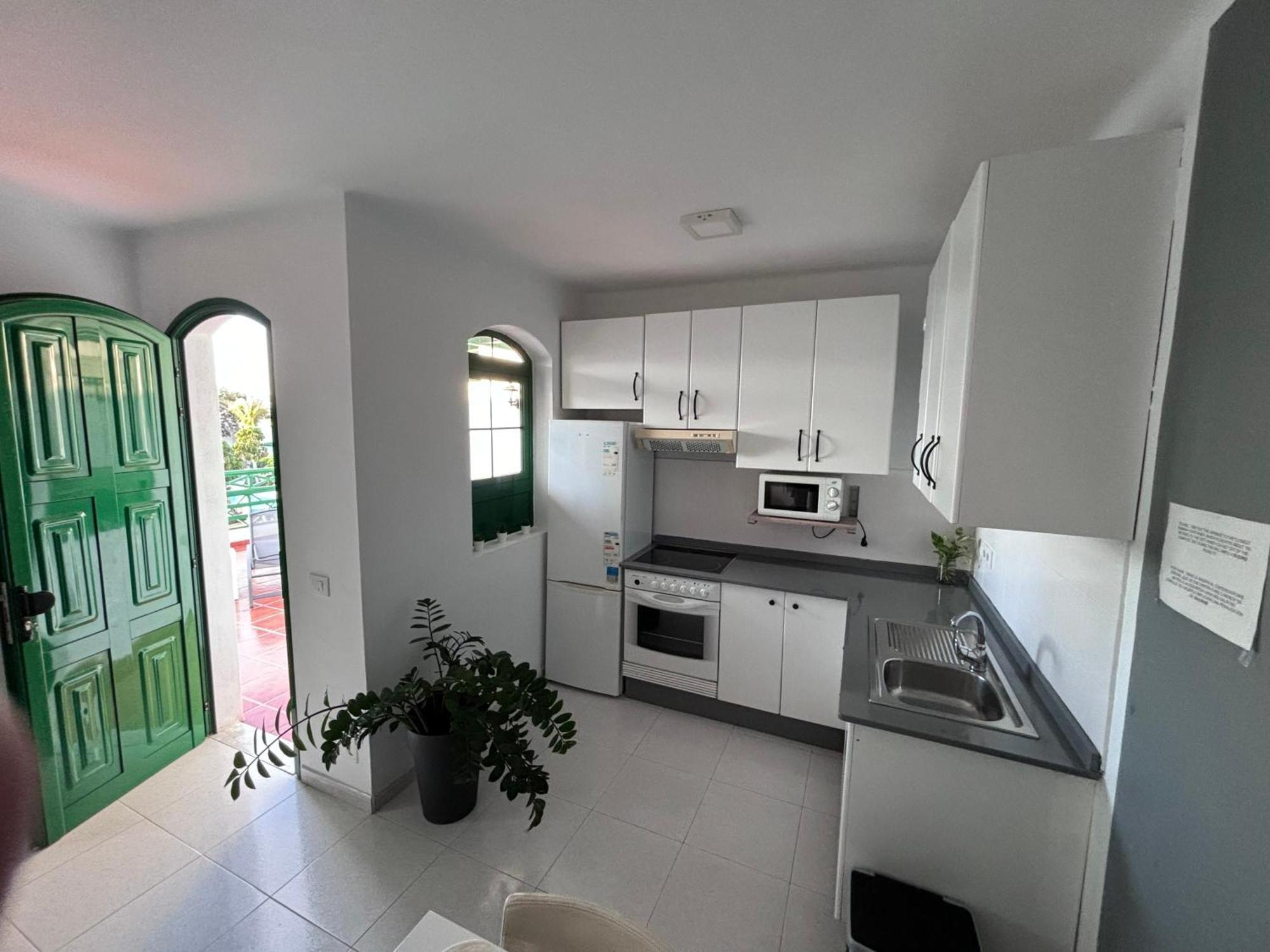 Apartment Vrys Close To The *